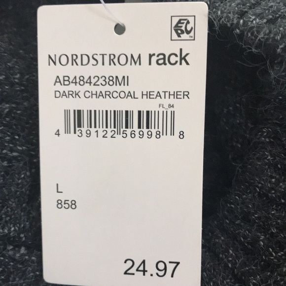 New!!! Sleeveless Grey Sweater NWT. Large - Picture 6 of 7